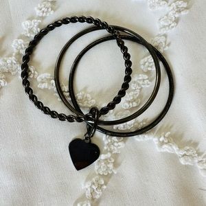 Metal bangle bracelet